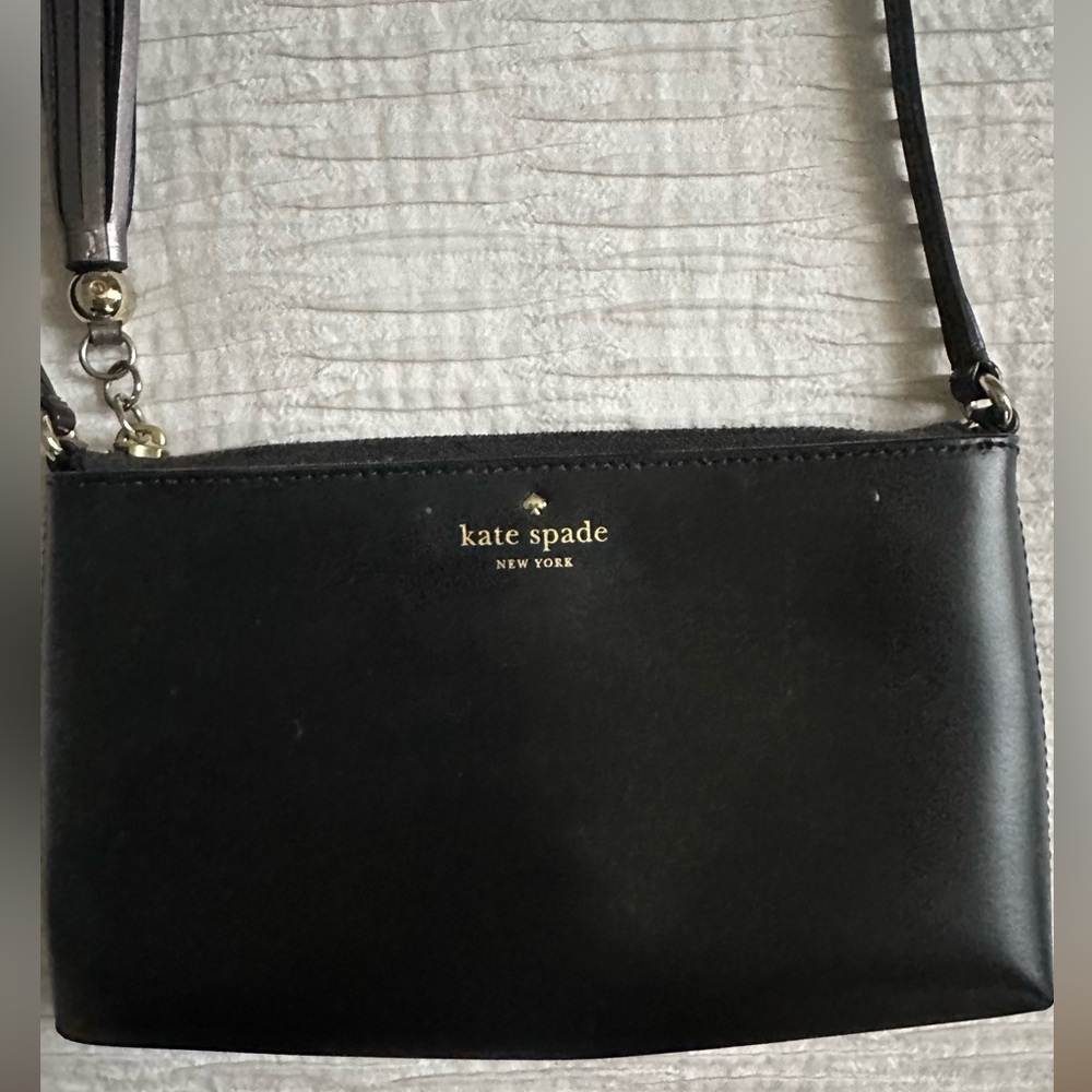 black crossbody bag